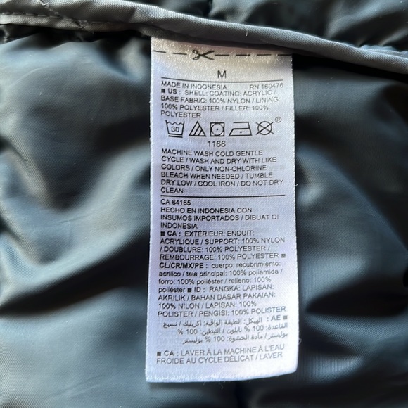 Old Navy Quilted Vest - Picture 8 of 8